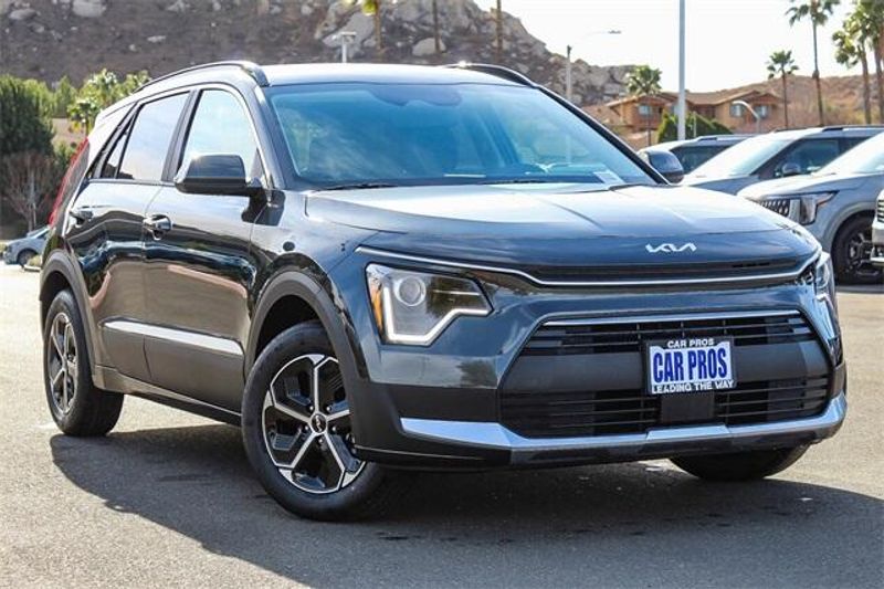 New 2025 Kia Niro EXImage 2