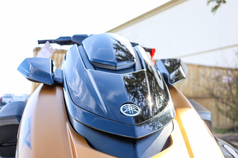 2025 Yamaha FX CRUISER HO WITH AUDIO COPPER AND BLACK Image 16