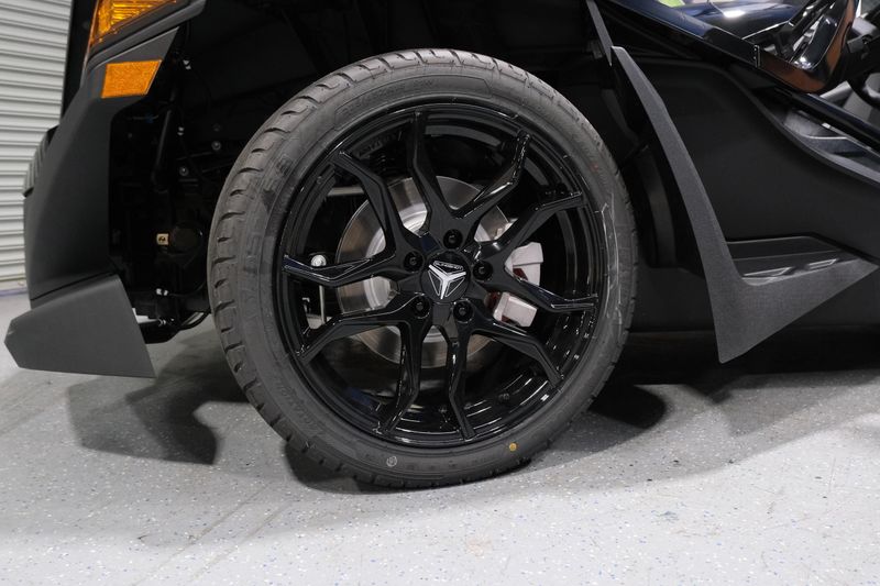 NEW 2026 POLARIS SLINGSHOT S Image 8