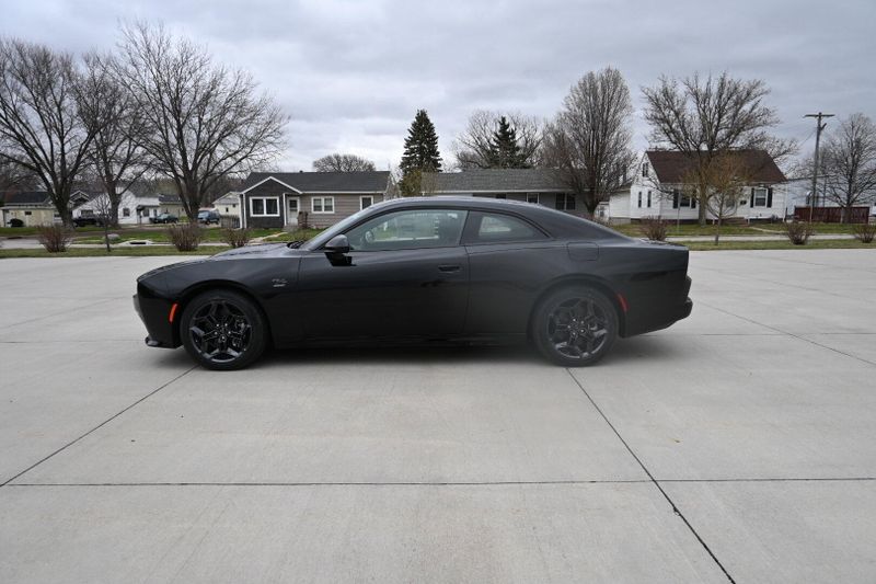 2025 Dodge Charger Daytona R/TImage 5
