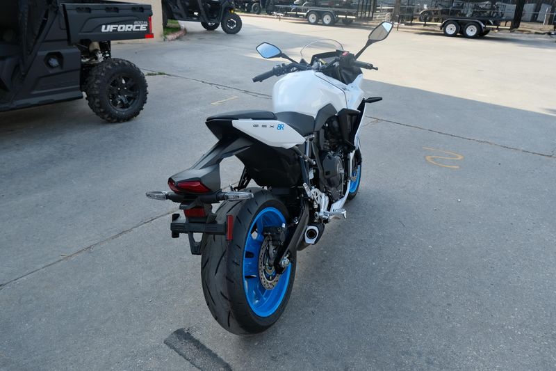 NEW 2026 SUZUKI GSX8R Image 3
