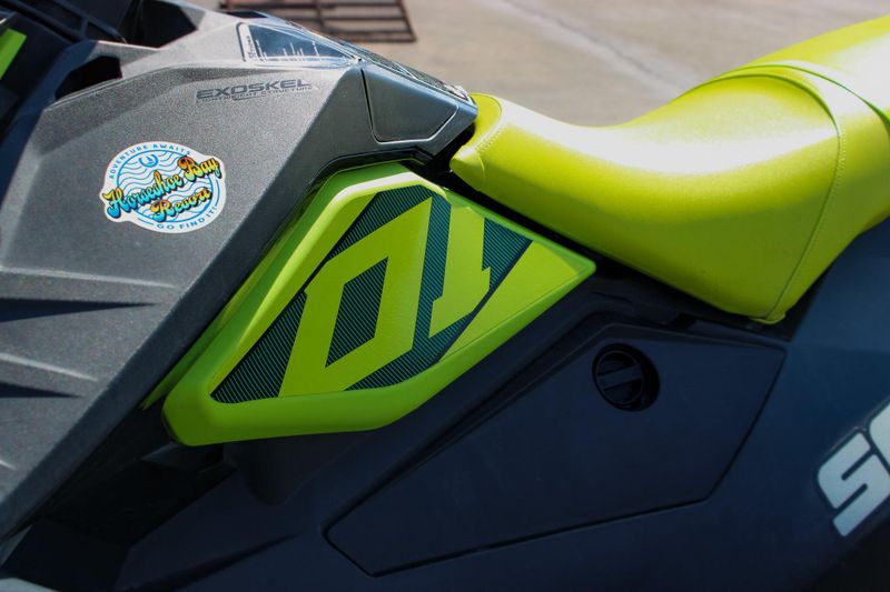 2021 SEADOO SPARK 3 UP GREEN Image 11
