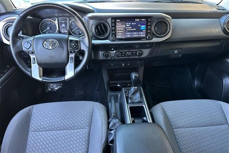 Used 2022 Toyota Tacoma Image 11
