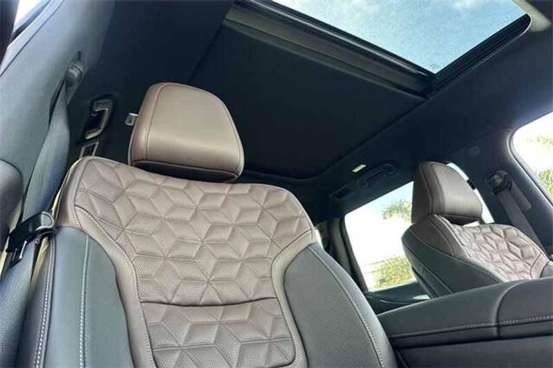 New 2025 Nissan Armada PlatinumImage 15