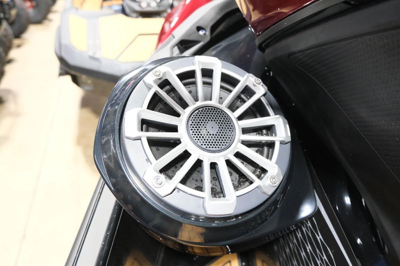 NEW 2026 KAWASAKI JET SKI ULTRA 310LX Image 9