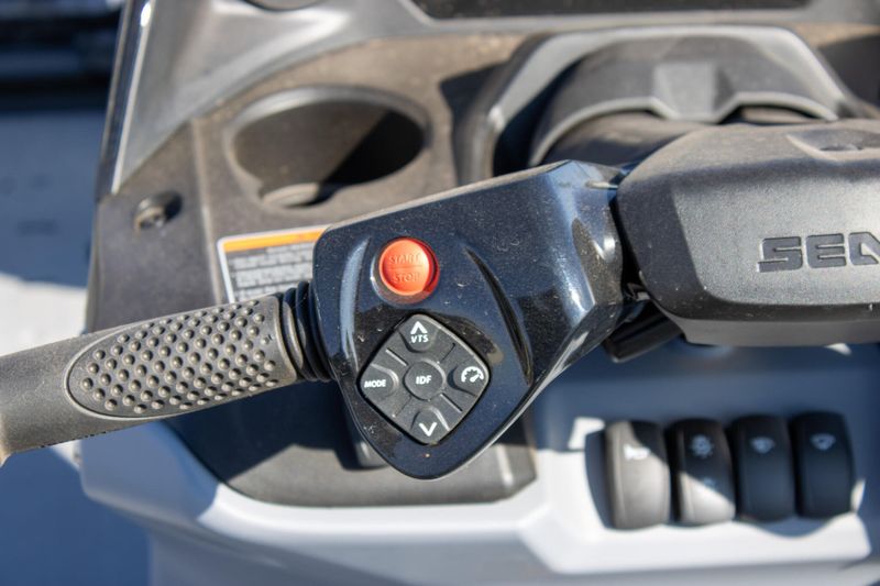 NEW 2026 SEADOO SWITCH FISH COMPACT 170HP WITH PAINTED TRAILER Image 25