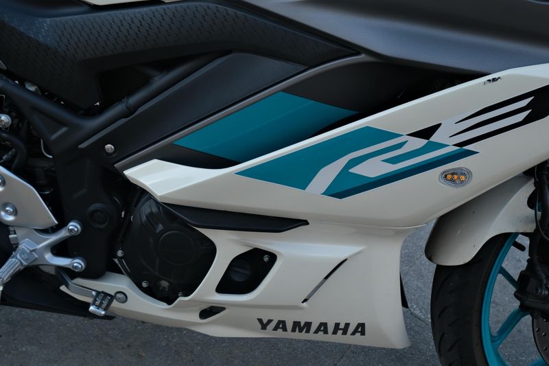USED 2024 YAMAHA YZFR3 ABS Image 10