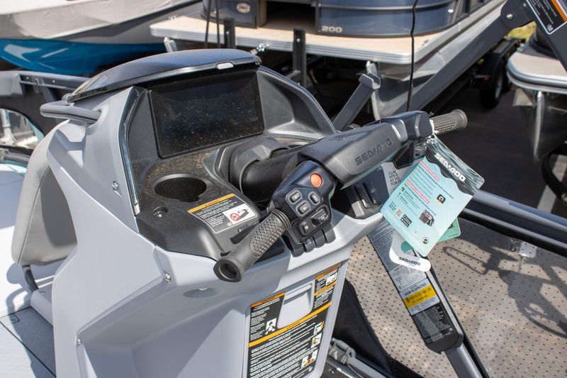 NEW 2026 SEADOO SWITCH SPORT 18 300HP TECH PACKAGE WITH PAINTED TRAILER Image 13