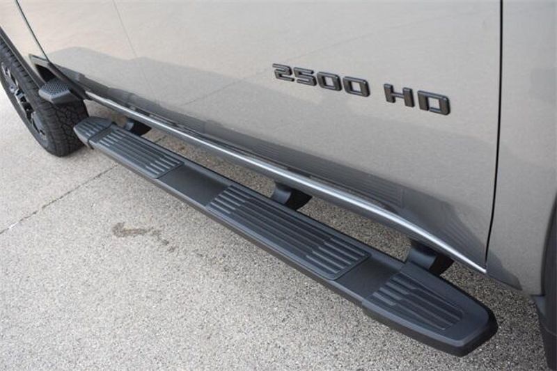 2025 Chevrolet Silverado 2500HD CustomImage 13
