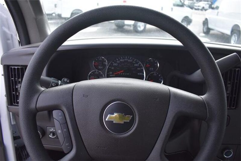 New 2025 Chevrolet Express 3500 Work VanImage 23