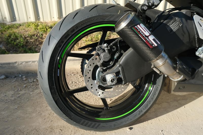 NEW 2025 KAWASAKI NINJA ZX6R KRT EDITION ABS Image 18