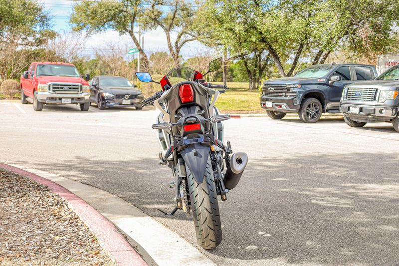 NEW 2026 YAMAHA YZFR3 ABS 70TH ANNIVERSARY EDITION Image 12