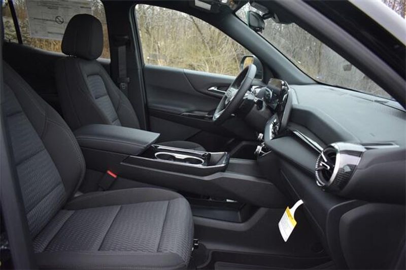 2025 Chevrolet Equinox LTImage 12
