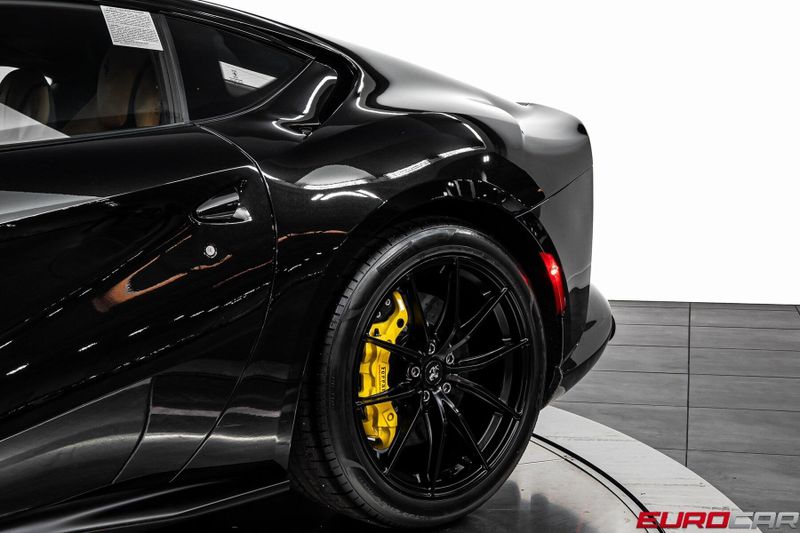 2020 Ferrari 812 Superfast *CARBON FIBER STEERING WHEEL * DAYTONA  SEATS*Image 15