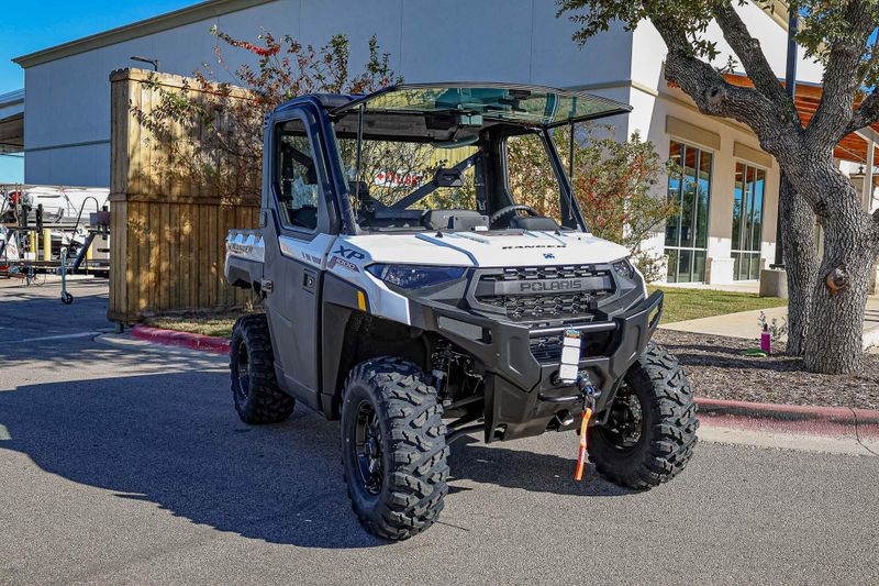 2025 Polaris RANGER XP 1000 NORTHSTAR TRAIL BOSS EDITION CRYSTAL WHITE WITH PERFORMANCE RED ACCENTSImage 16