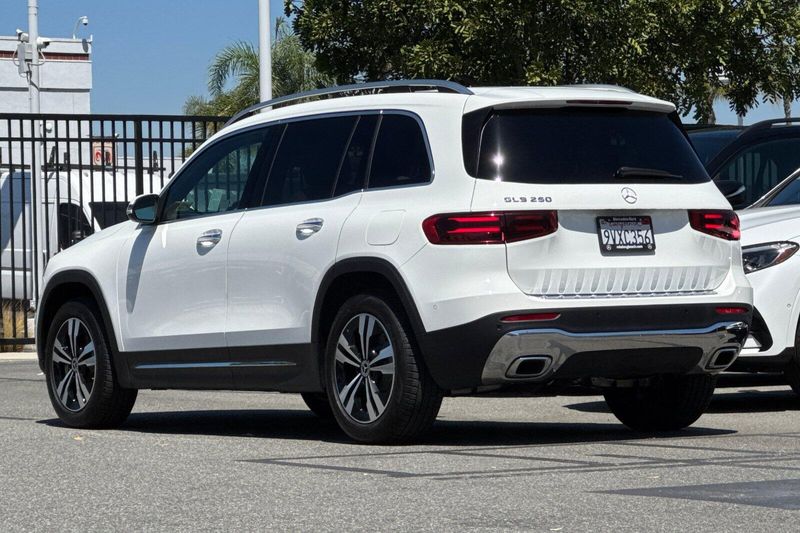 Used 2026 Mercedes-Benz GLB 250Image 6