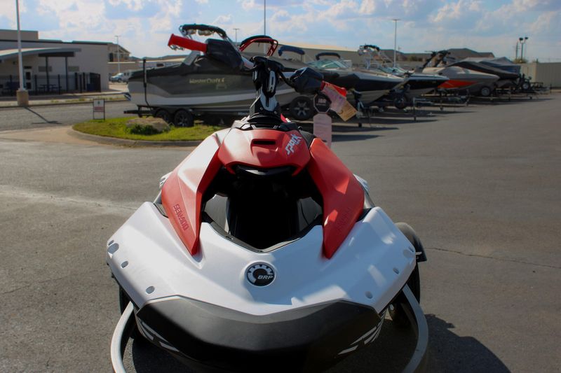 2025 SEADOO SPARK TRIXX FOR 3 DRAGON RED AND WHITE Image 2
