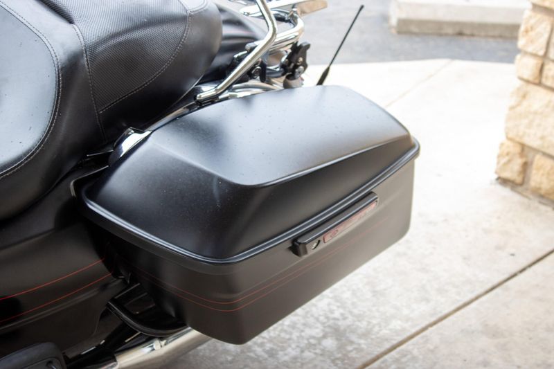 USED 2016 HARLEY STREET GLIDE SPECIAL Image 12