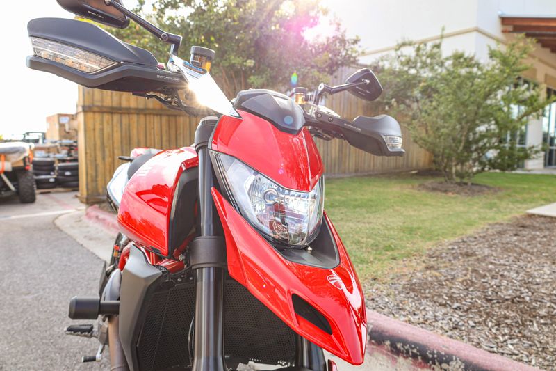 USED 2020 DUCATI HYPERMOTARD 950 SP Image 11