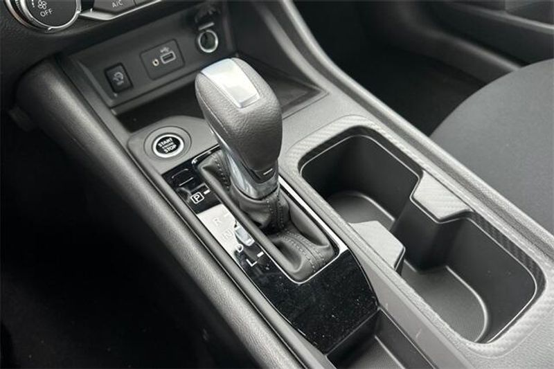 New 2025 Nissan Sentra SImage 17
