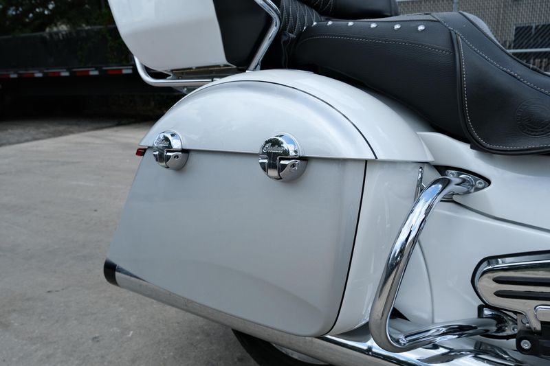 USED 2019 INDIAN MOTORCYCLE ROADMASTER Image 9