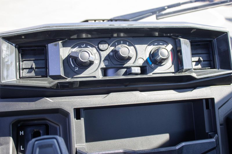 NEW 2026 KAWASAKI RIDGE CREW HVAC Image 18