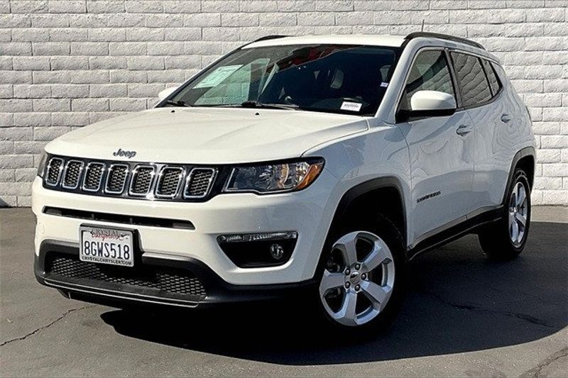 2018 Jeep Compass LatitudeImage 1