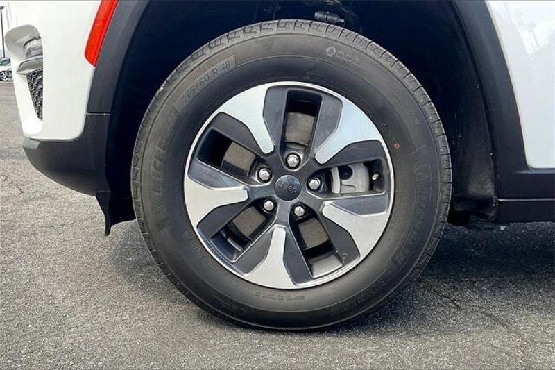 2022 Jeep Cherokee Limited 4xe photo 7