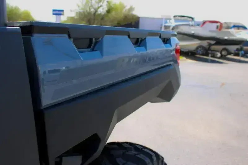 2025 Polaris RANGER CREW XP 1000 PREMIUM STEALTH GRAY Image 9