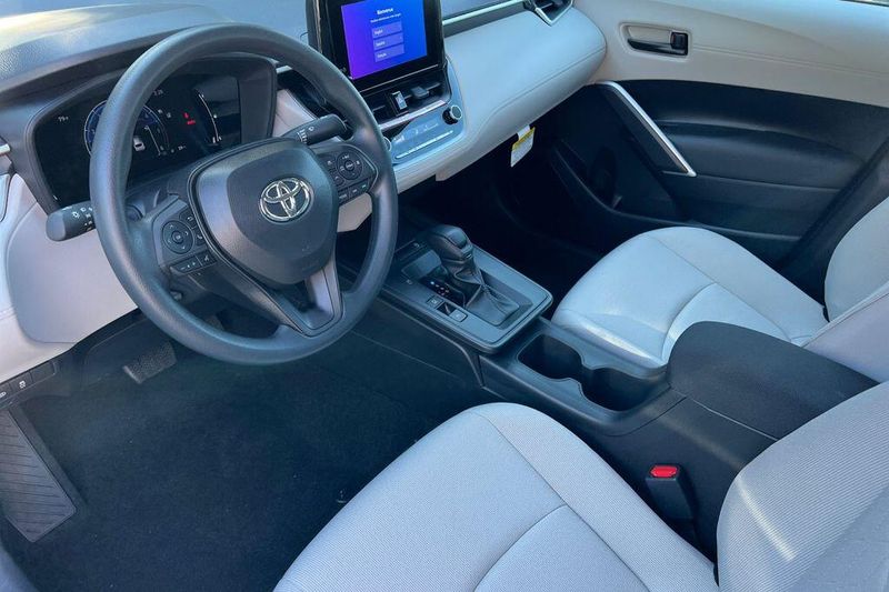 Used 2026 Toyota Corolla Cross LImage 9