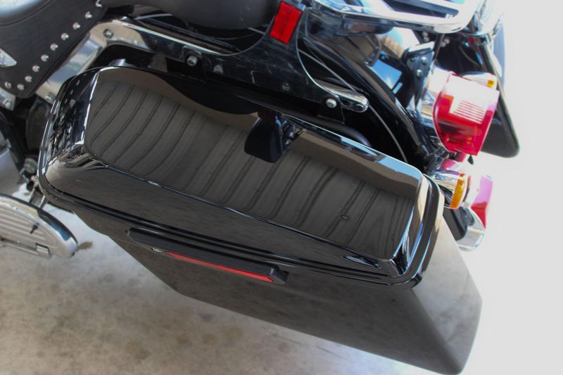 2013 HARLEY HERITAGE SOFTAIL BLACK Image 15