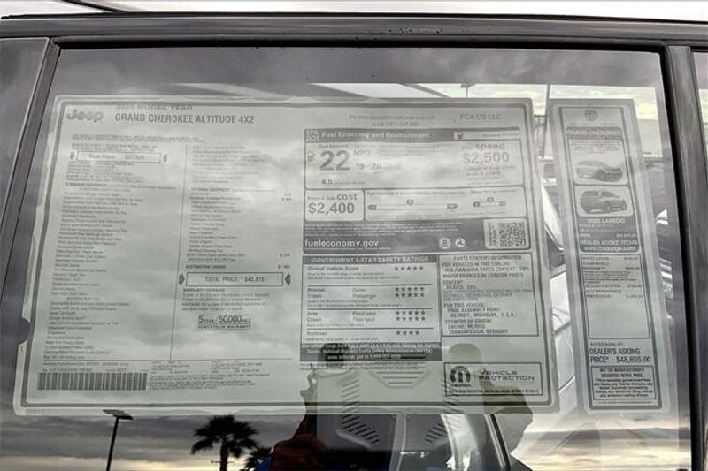 New 2025 Jeep Grand Cherokee Altitude 4x2Image 16