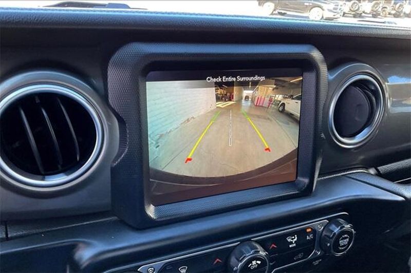 Used 2023 Jeep Wrangler SaharaImage 21