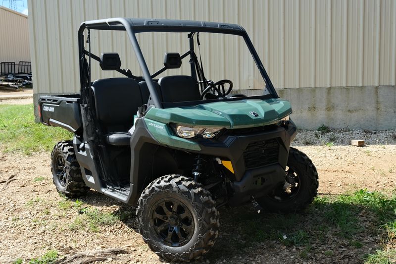 2025 Can-Am DEFENDER DPS HD7 COMPASS GREEN Image 1