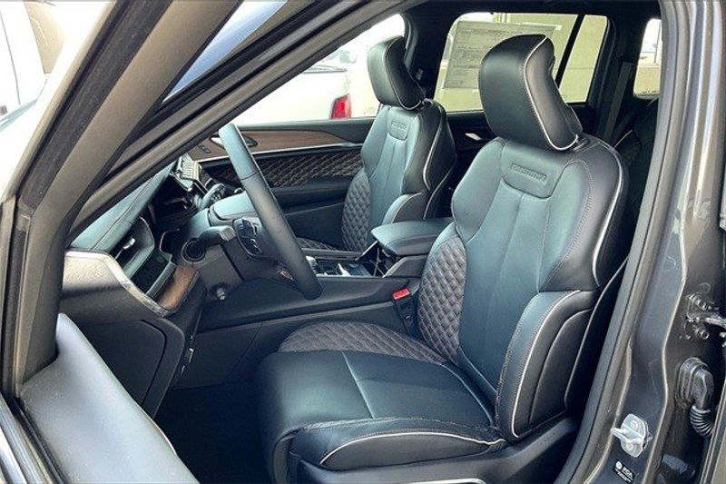 2023 Jeep Grand Cherokee Summit 4x2Image 8