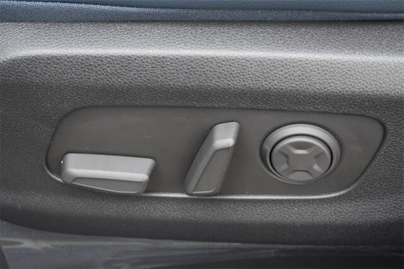 2025 Kia Carnival SX PrestigeImage 24