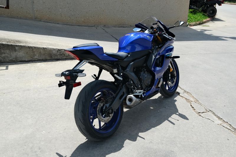 2025 Yamaha YZFR7 TEAM BLUE Image 3