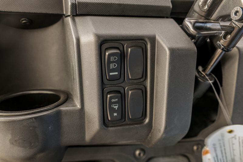 NEW 2025 POLARIS RANGER CREW XP 1000 PREMIUM Image 8