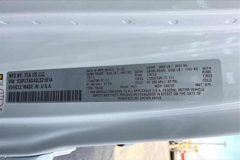 New 2025 Jeep Gladiator Willys 4x4Image 15