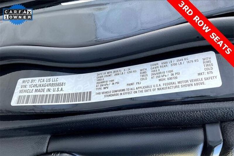 Used 2024 Jeep Grand Cherokee L AltitudeImage 32