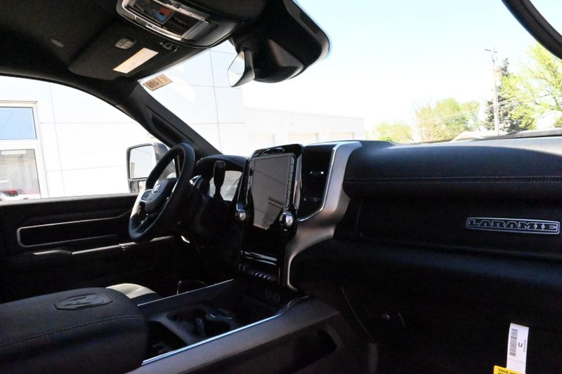 2025 RAM 2500 LaramieImage 14