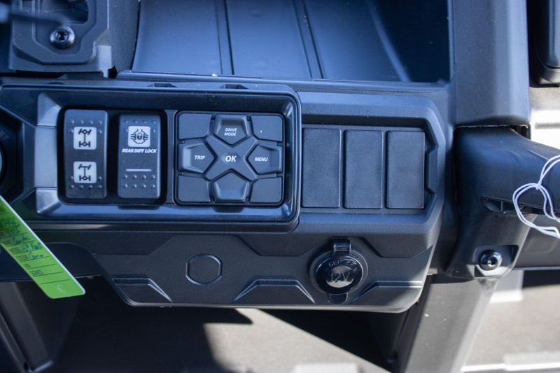 NEW 2026 CAN-AM DEFENDER MAX XT HD9 Image 24