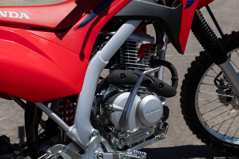 2025 Honda CRF125F BIG WHEEL RED Image 6