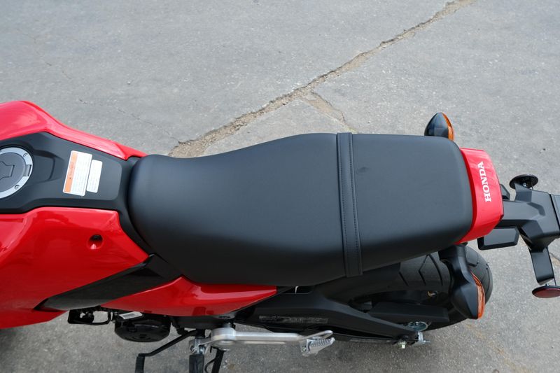 2025 Honda GROM CHERRY RED Image 9