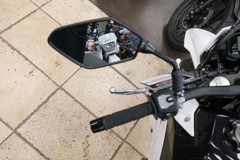 NEW 2025 SUZUKI DRZ400SM Image 9