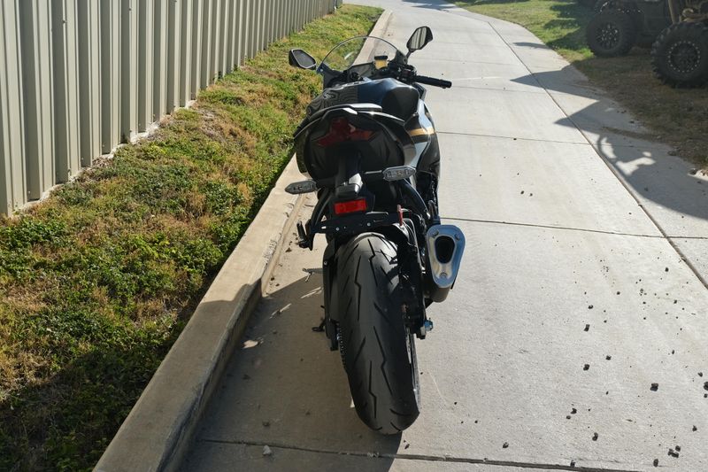 NEW 2026 KAWASAKI NINJA ZX6R Image 4