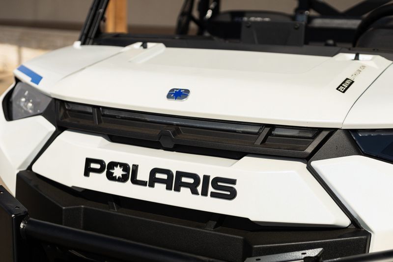 2024 POLARIS RGR24EVFSULTMPEARL WHITE in a WHITE exterior color. Family PowerSports (877) 886-1997 familypowersports.com 
