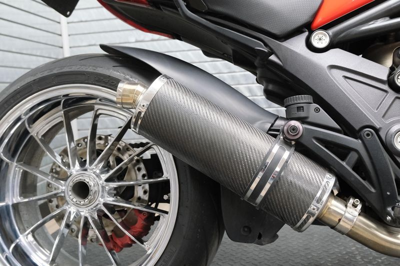 USED 2015 DUCATI DIAVEL Image 12