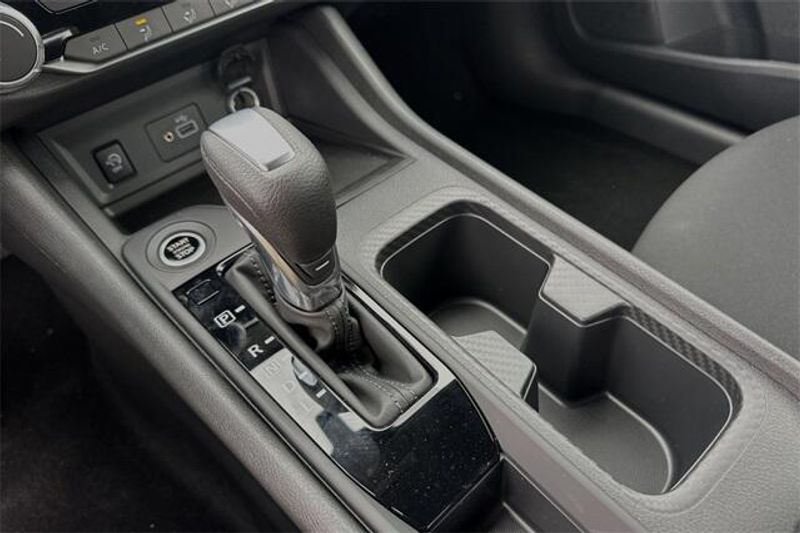 New 2025 Nissan Sentra SImage 17