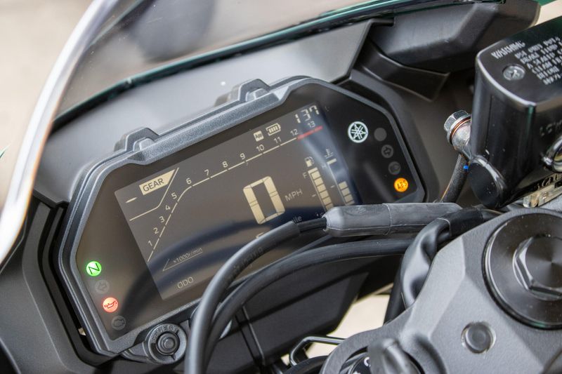 NEW 2026 YAMAHA YZFR3 ABS Image 11